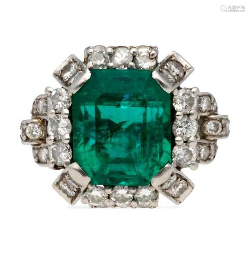 Emerald and diamonds ring, mid 20th Century.