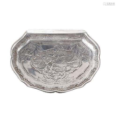 Central-European Rococo snuff box in chiselled and