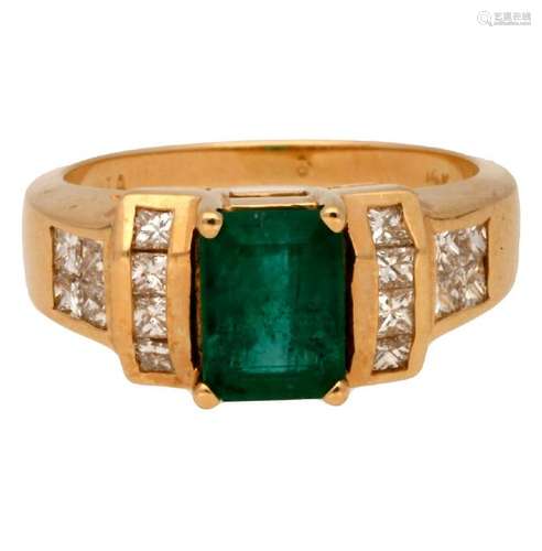 Emerald and diamonds ring.