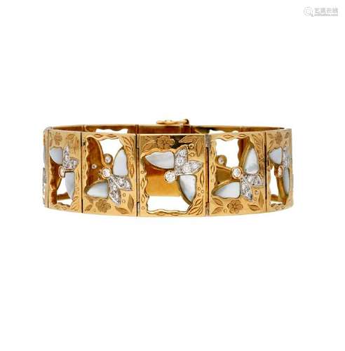 PUIG DORIA. Gold and mother-of-pearl bracelet.