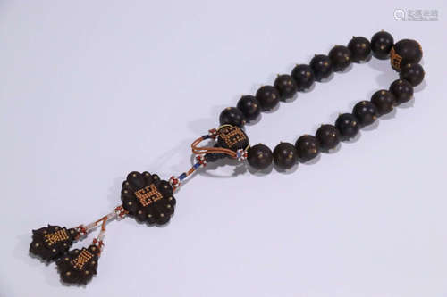 AN OLD IMPERIAL STYLE AGILAWOOD ROSARY