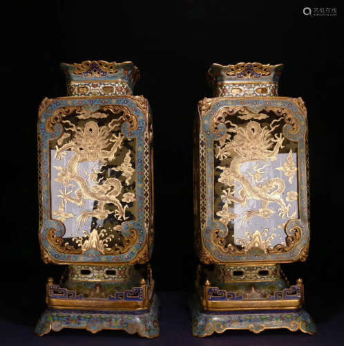 17-19TH CENTURY, A PAIR OF IMPERIAL DRAGON PATTERN CLOISONNE LAMP, QING DYNASTY