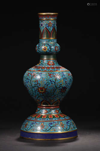17-19TH CENTURY, A FLORAL PATTERN ENAMEL CANDLESTICK, QING DYNASTY