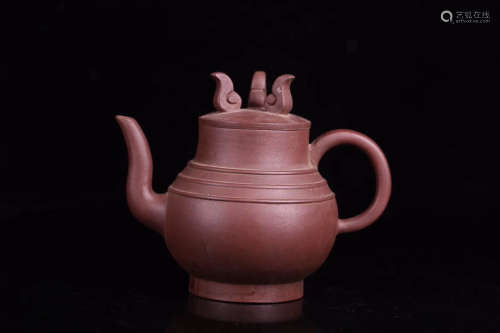 18-19TH CENTURY, A PURPLE CLAY TEAPOT, LATE QING DYNASTY
