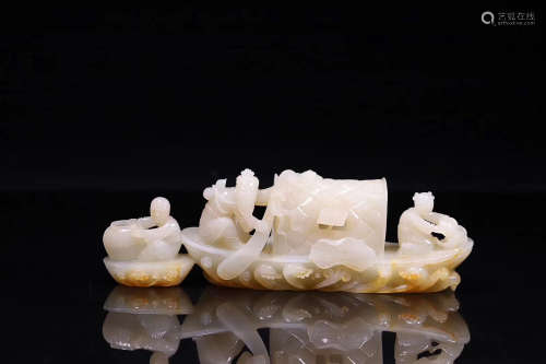 18-19TH CENTURY, A BOAT DESIGN HETIAN JADE ORNAMENT, LATE QING DYNASTY