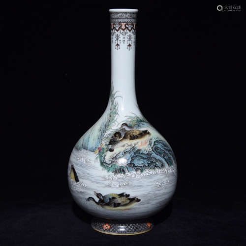 17-19TH CENTURY, A FLORAL AND BIRD PATTERN PORCELAIN VASE, QING DYNASTY