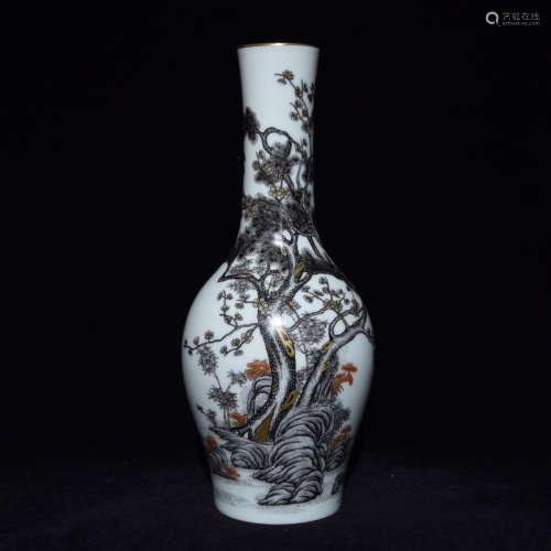 17-19TH CENTURY, A PLUM BLOSSOM PATTERN PORCELAIN VASE, QING DYNASTY