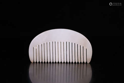 17-19TH CENTURY, AN OLD HETIAN JADE COMB, QING DYNASTY