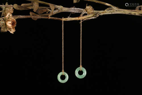A PAIR OF  OLD JADEITE 18K GOLD EARRING