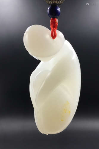 A HETIAN JADE LADY SHAPED PENDANT