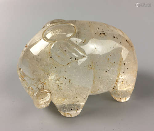 A ELEPHANT SHAPED CRYSTAL CARVING