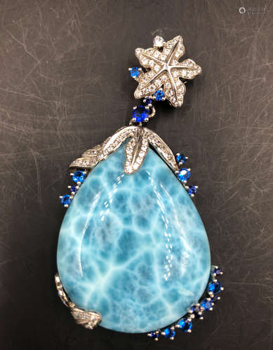 A DOMINICAN SEA GRAIN STONE 925S PENDANT