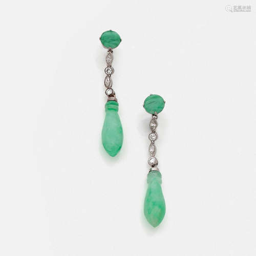 JADE PAIR OF EAR PENDANTS