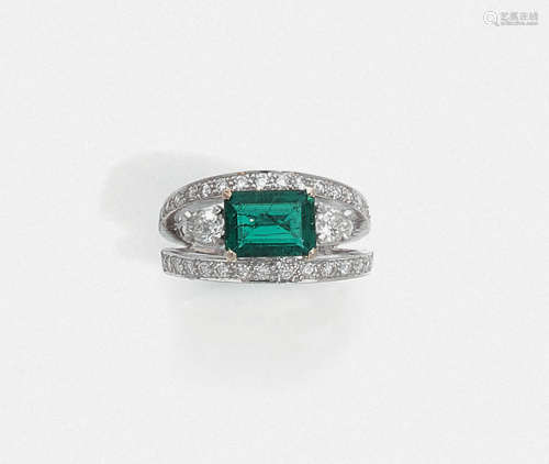 EMERALD RING