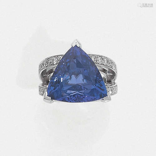 TANZANITE RING