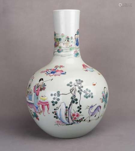 A FAMILLE ROSE 'FIGURAL' PORCELAIN VASE