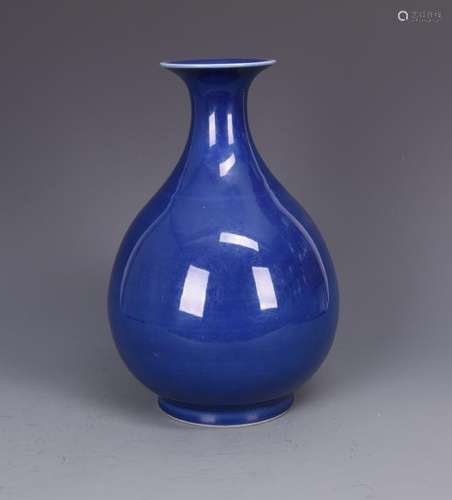 A BLUE GLAZED VASE, YUHUCHUNPING