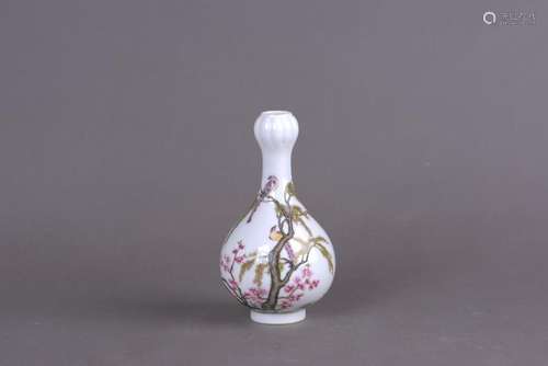 A FAMILLE ROSE 'FLOWER AND BIRD' GARLIC HEAD VASE