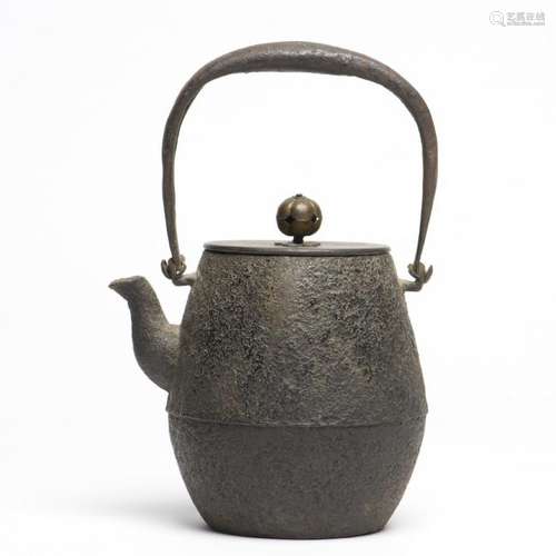 A JAPANESE TETSUBIN CAST IRON TEAPOT