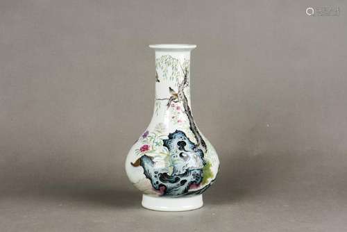 A FAMILLE ROSE PORCELAIN 'FLOWER AND BIRD' VASE