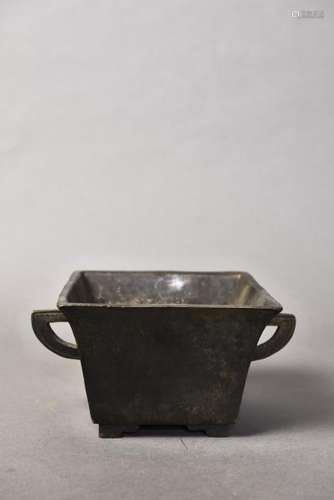 A CHINESE BRONZE CENSER