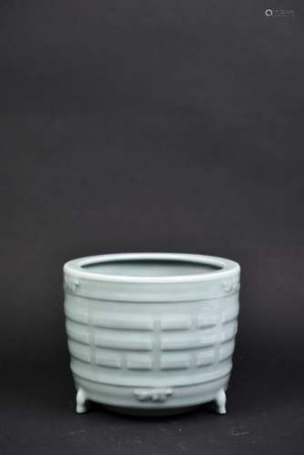 A CELADON PORCELAIN CENSER