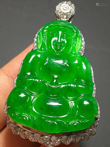 A GUAN YIN DESIGN ZHENGYANG GREEN ICE JADEITE PENDANT