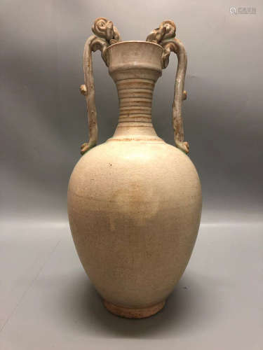 A DOUBLE EAR DESIGN VASE, TANG DYNASTY