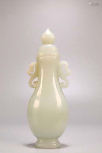 17-19TH CENTURY, AN OLD HETIAN JADE DOUBLE-EAR DESIGN VASE, QING DYNASTY.