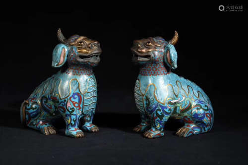 18-19TH CENTURY, A PAIR OF AUSPICIOUS ANIMAL DESIGN CLOISONNE ORNAMENT, LATE QING DYNASTY