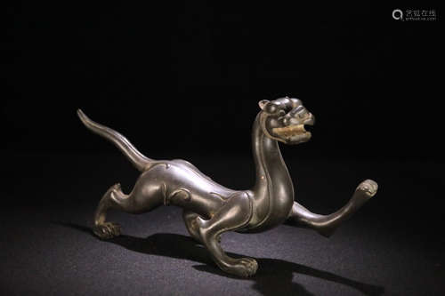 18-19TH CENTURY, A DRAGON DESIGN BRONZE ORNAMENT, LATE QING DYNASTY