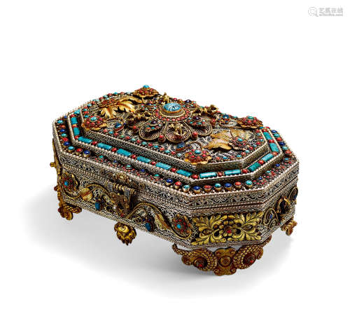 19世纪 银鎏金嵌八宝朝珠盒