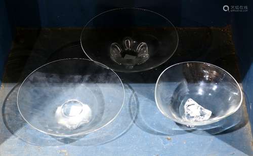 (lot of 3) Steuben glass bowl group, comprising (3) wide mouthed bowls each rising on a shaped