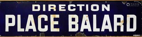 Paris enameled metro sign, circa 1930-1940, executed in blue and white, reading 