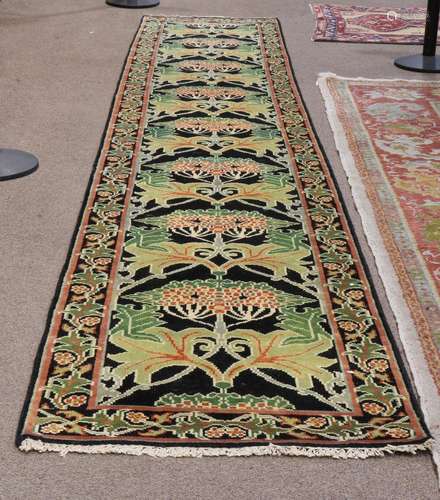 William Morris Arts and Crafts style runner 2'9