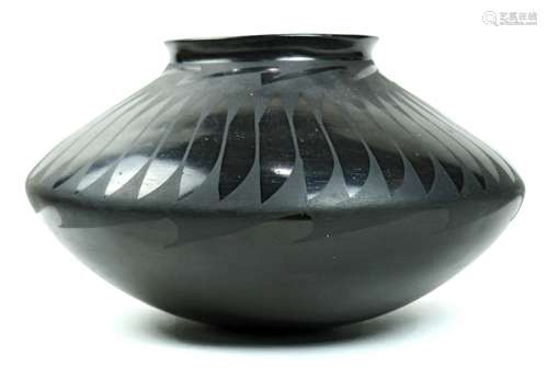 Casa Grandes blackware vessel, 7