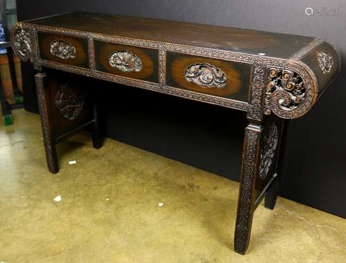 (lot of 3) Chinese wood vanity and mirrors, the desk/vanity fronted by three drawers carved with