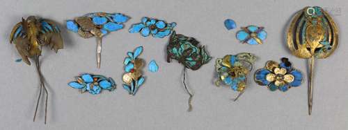 (lot of 10) Chinese kingfisher feather hair accessories, including two bird form hairpins and others