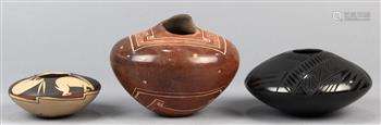 (lot of 3) Southwest ceramic vessel group, consisting of a redware vase marked 