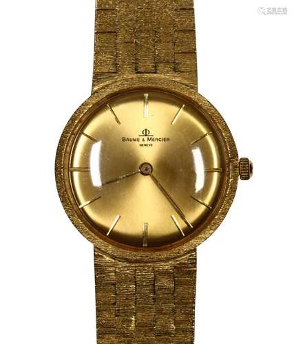 Baume & Mercier 14k yellow gold wristwatch Dial: round, gold, sunburst, applied gold baton hour