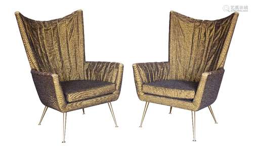 Pair of Italian Modern club chairs in the manner of Gio Ponti, circa 1950, each having a wing back