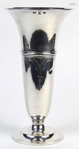 American sterling silver trumpet vase, 1900-1913, by Roger Williams Silver Co., having a splayed rim