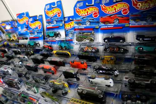 (lot of appox. 108) Hotwheels car group, each in the original packaging, consisting of Peugeot