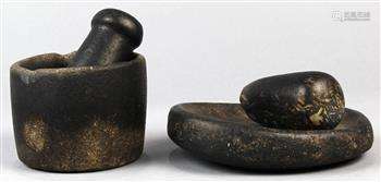 (lot of 4) Pair of Pre-Incan or Wari stone matates, including a bowl and rimmed plate, each with a