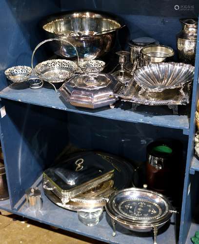 (lot of approx. 20) Assorted silver plate hollowware, consisting of bowls, serving pieces, warming