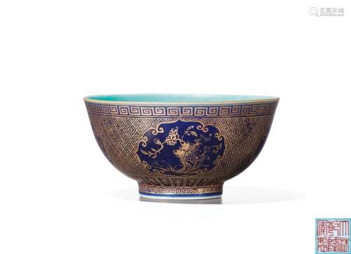 清乾隆 霁蓝釉描金花卉纹碗