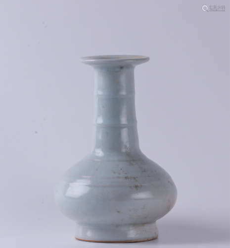 A GE-YAO EVERT-RIM VASE