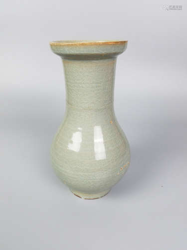 A CELADON GLAZE EVERT RIM VASE