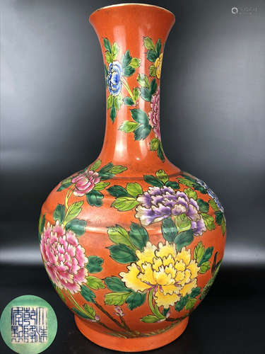 A BLOSSOM FLOWER PATTERN VASE