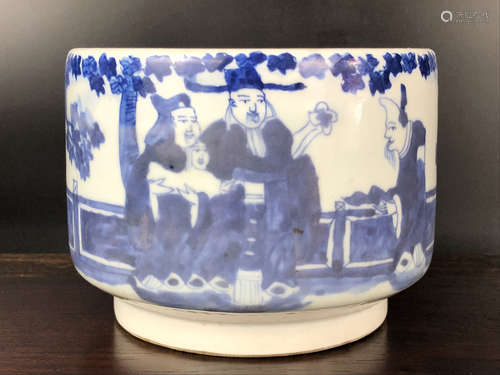 A BLUE AND WHITE FIGURE PATTERN BRUSH POT